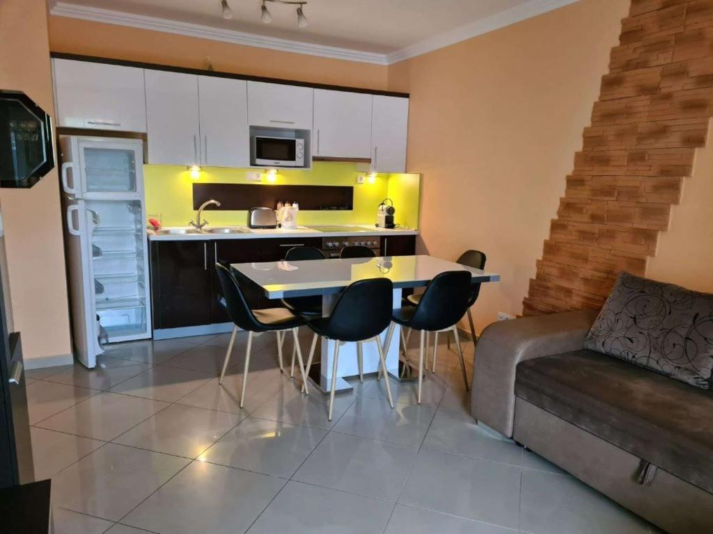 Plazs Apartman Siofok Luaran gambar