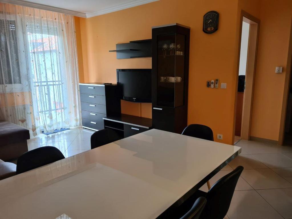 Plazs Apartman Siofok Luaran gambar