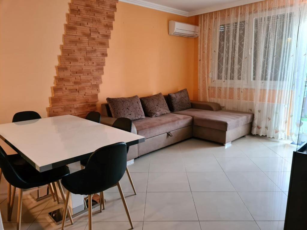 Plazs Apartman Siofok Luaran gambar