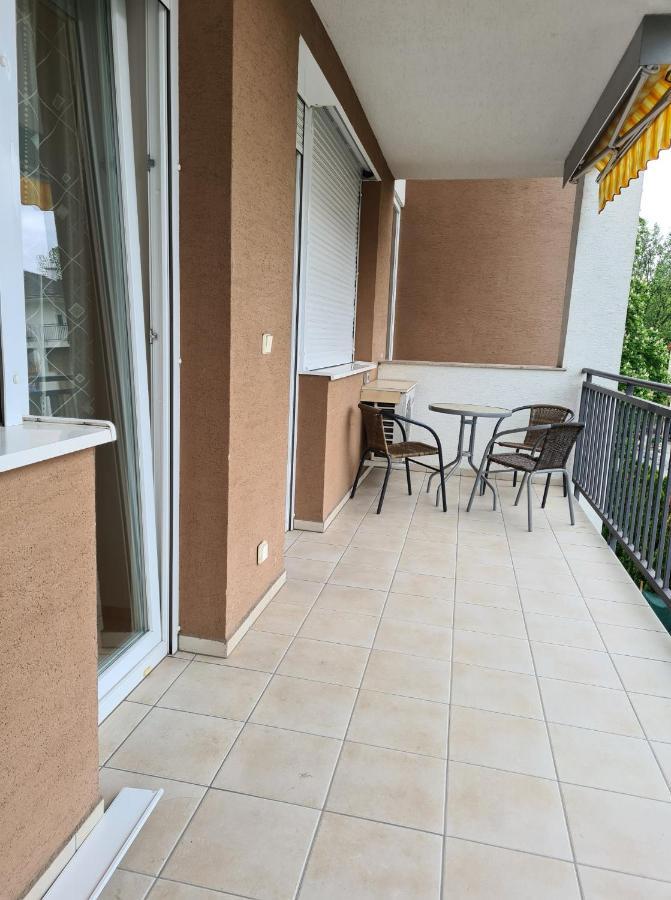 Plazs Apartman Siofok Luaran gambar